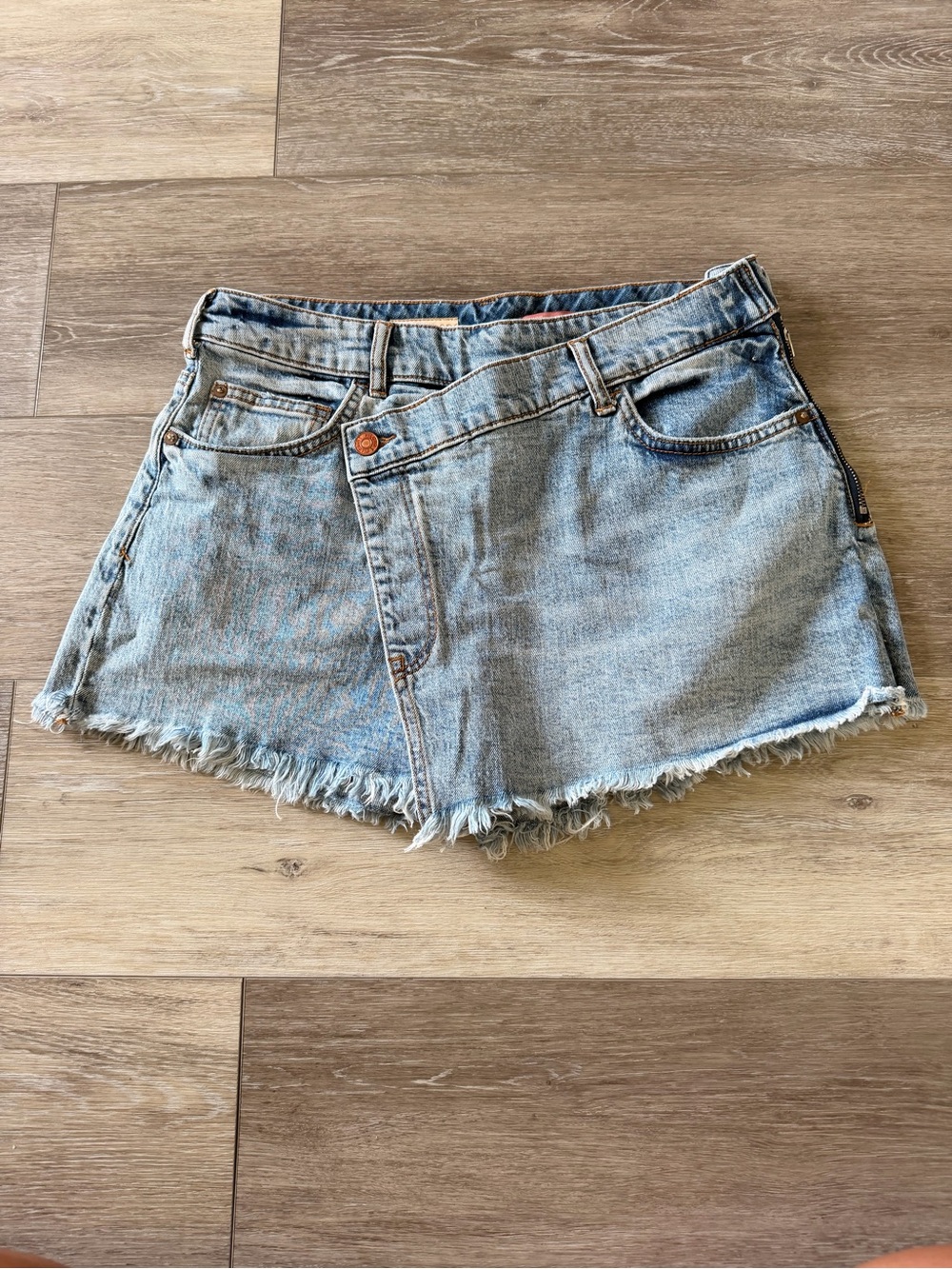 Anthropologie Pilcro Crossover Denim Skort
Size 4 / 27
